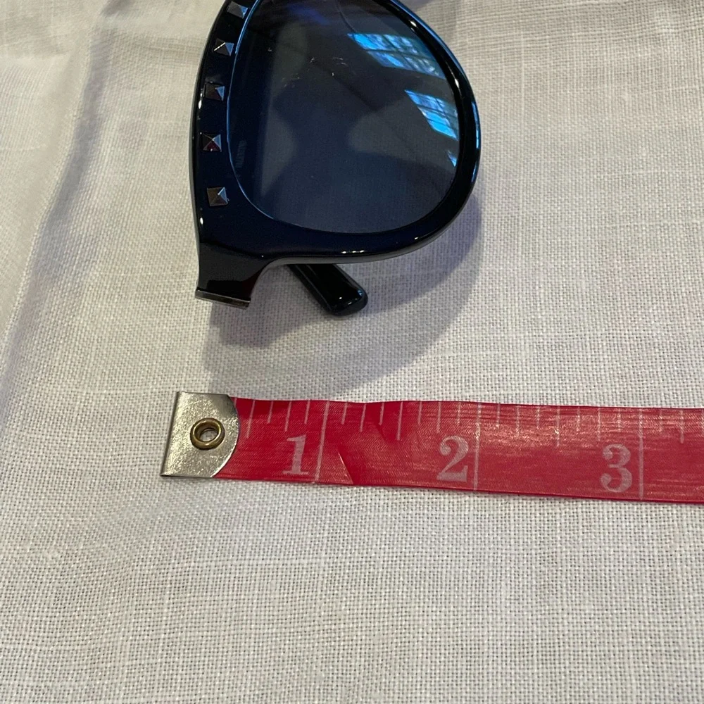 VALENTINO ROCKSTUD SUNGLASSES - Picture 6 of 8